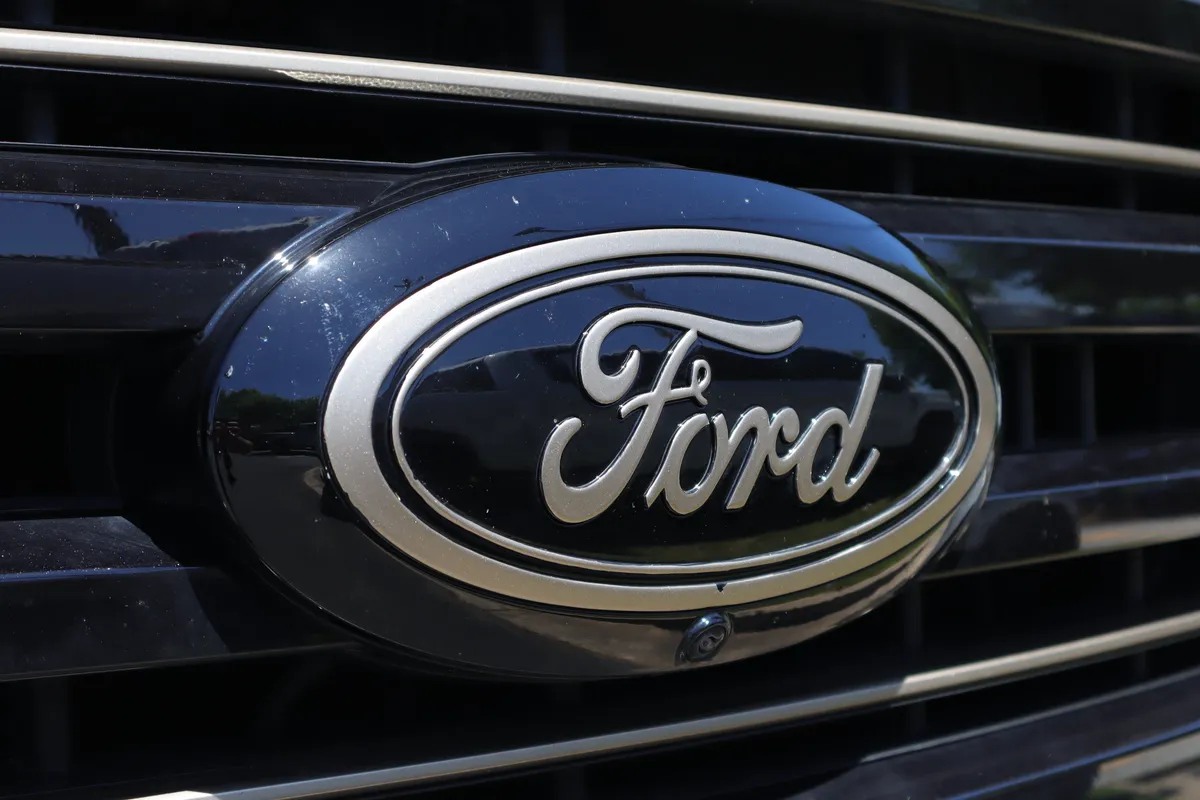 2025 Ford Super Duty F-250 SRW Platinum thumbnail 34