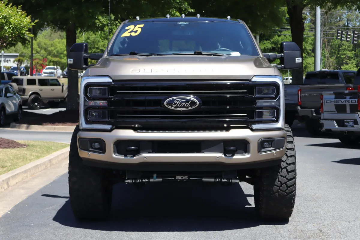 2025 Ford Super Duty F-250 SRW Platinum thumbnail 36