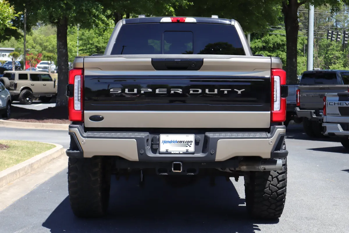 2025 Ford Super Duty F-250 SRW Platinum thumbnail 37