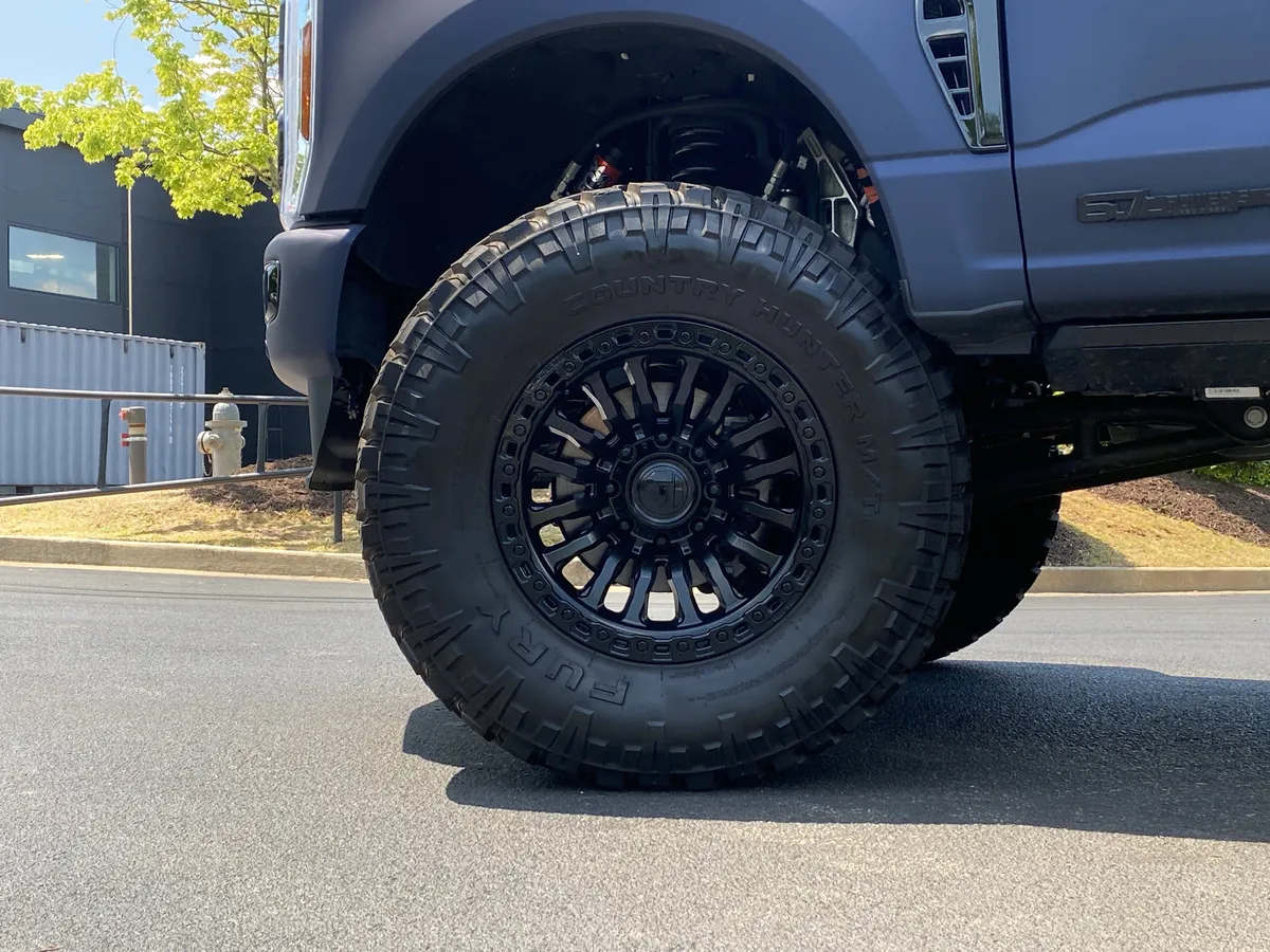 2025 Ford Super Duty F-250 SRW Platinum thumbnail 11