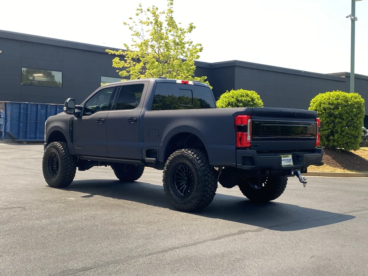 2025 Ford Super Duty F-250 SRW Platinum thumbnail 15