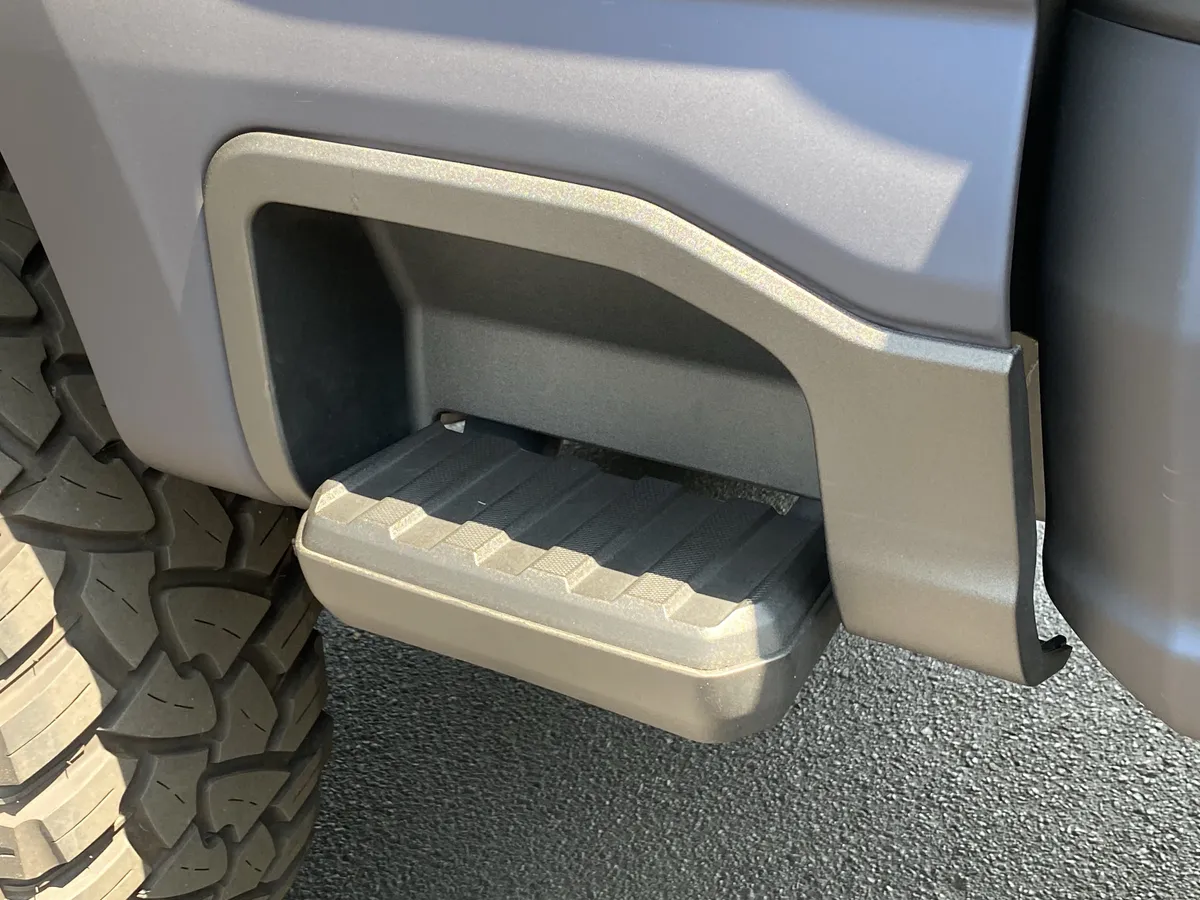 2025 Ford Super Duty F-250 SRW Platinum thumbnail 24