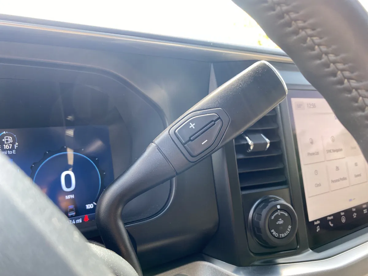 2025 Ford Super Duty F-250 SRW Platinum thumbnail 34