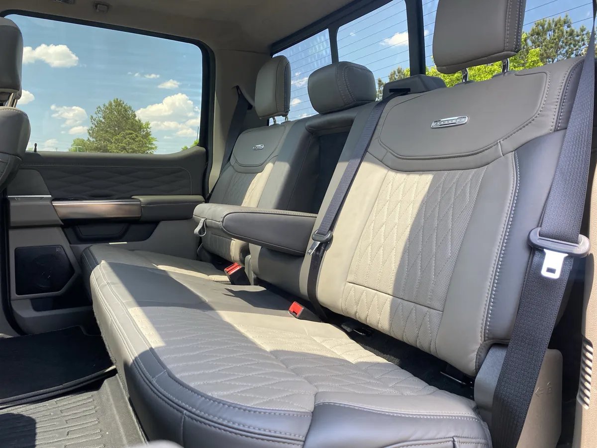 2025 Ford Super Duty F-250 SRW Platinum thumbnail 40