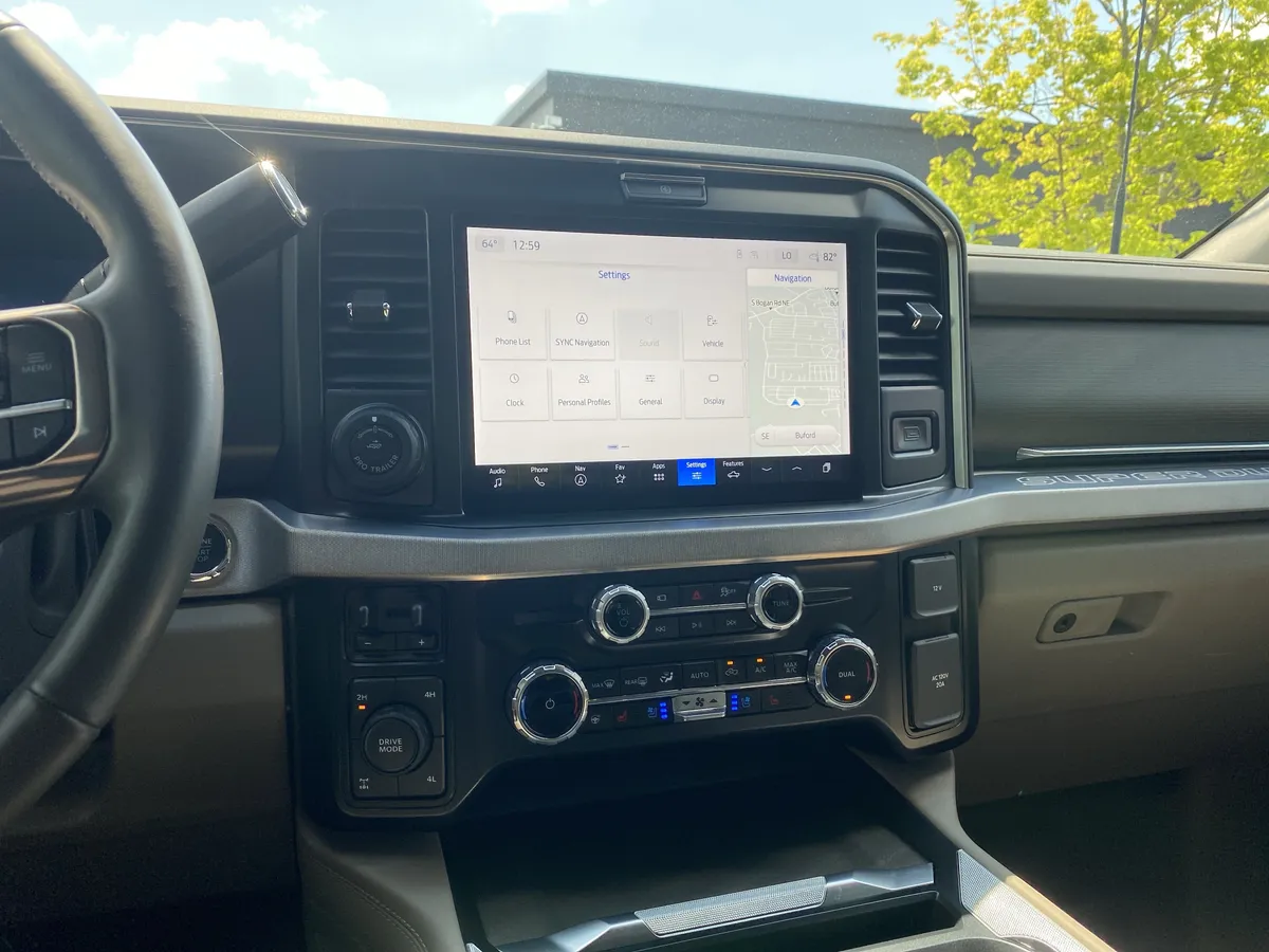 2025 Ford Super Duty F-250 SRW Platinum thumbnail 41