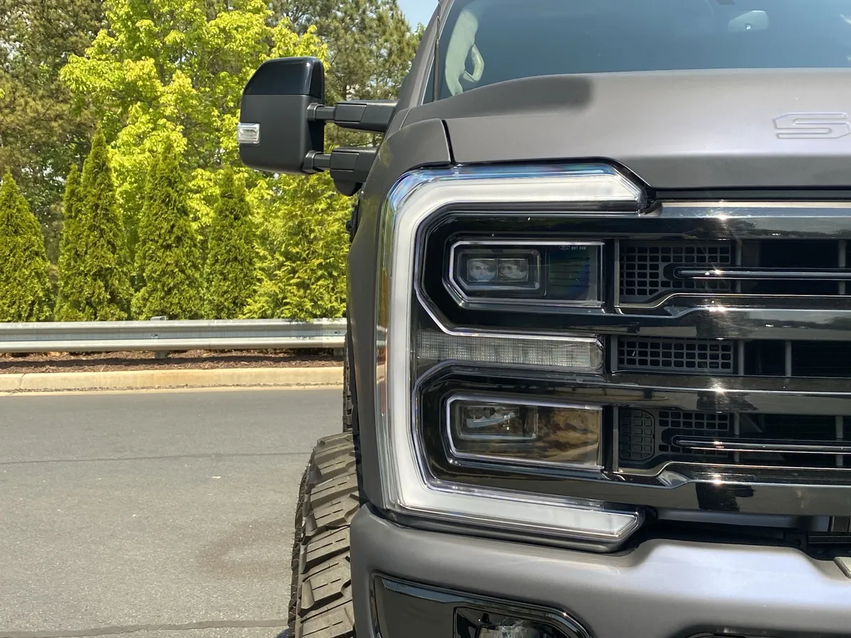 2025 Ford Super Duty F-250 SRW Platinum thumbnail 49