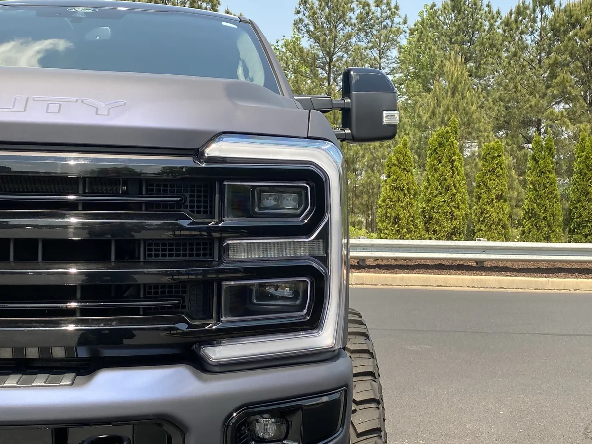 2025 Ford Super Duty F-250 SRW Platinum thumbnail 51