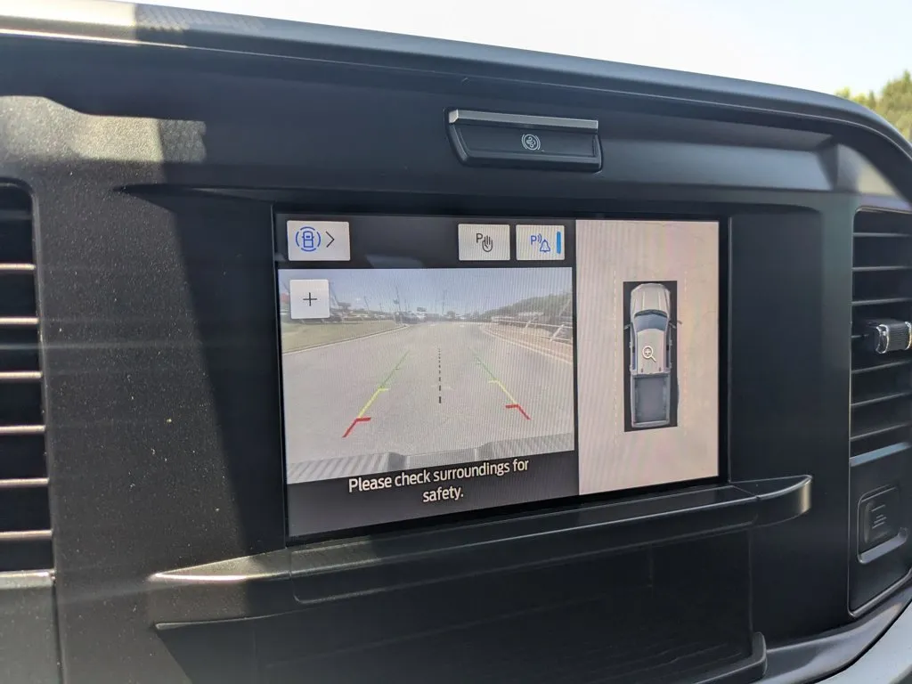 2025 Ford Super Duty F-350 DRW XLT thumbnail 16