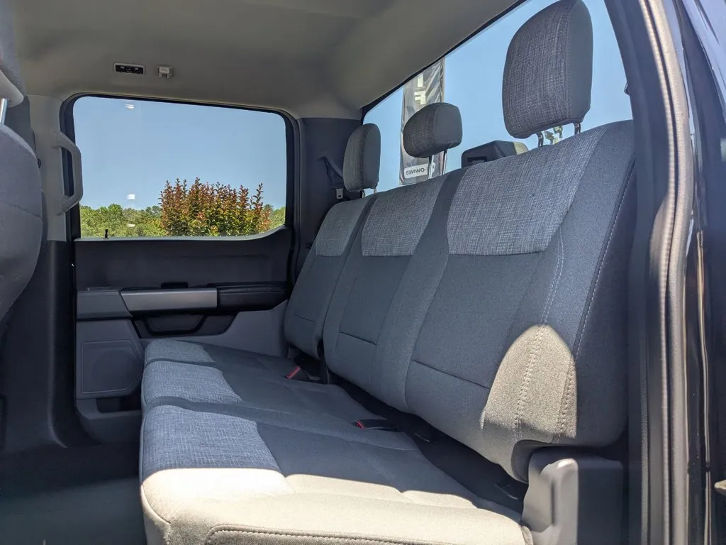 2025 Ford Super Duty F-350 DRW XLT thumbnail 21