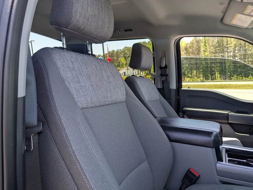 2025 Ford Super Duty F-350 DRW XLT thumbnail 23