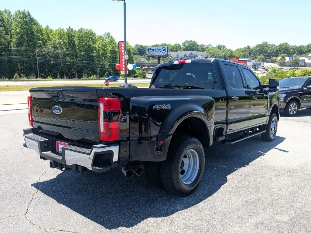 2025 Ford Super Duty F-350 DRW XLT thumbnail 5