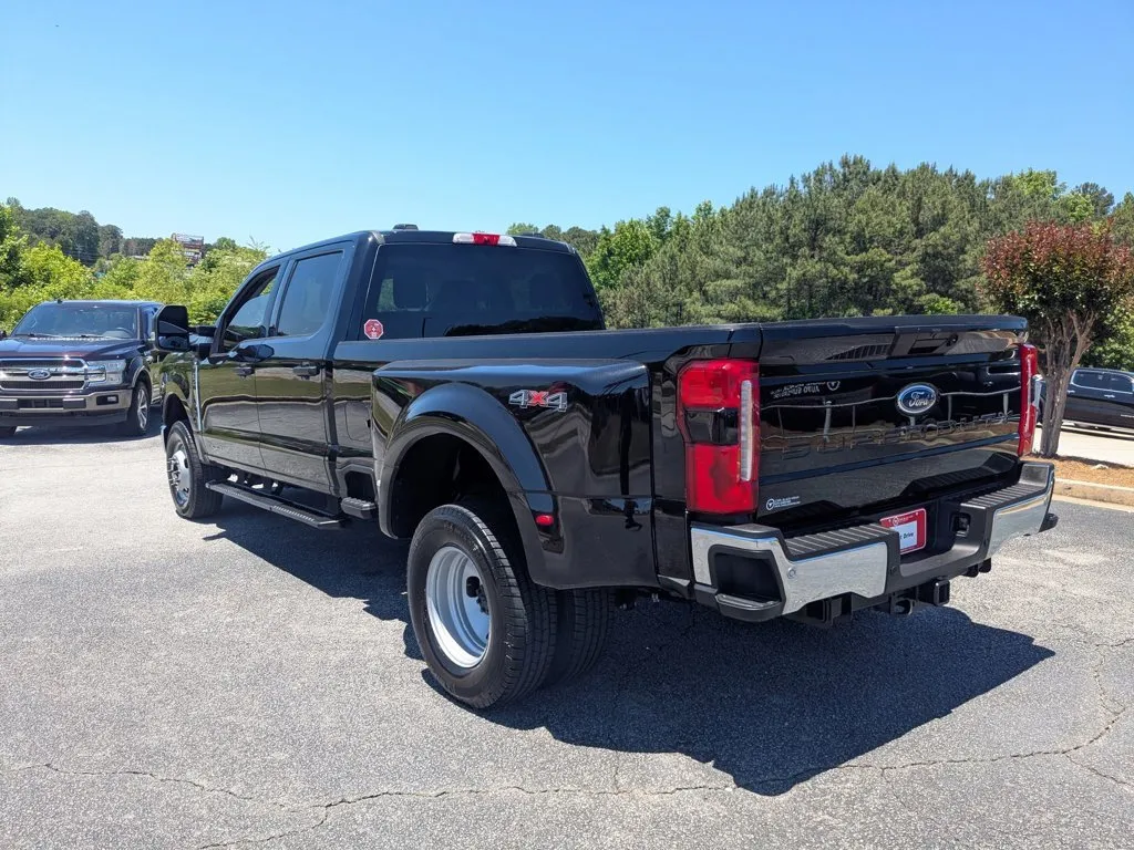 2025 Ford Super Duty F-350 DRW XLT thumbnail 7