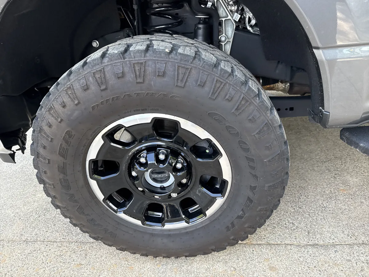 2025 Ford Super Duty F-350 SRW XLT thumbnail 11