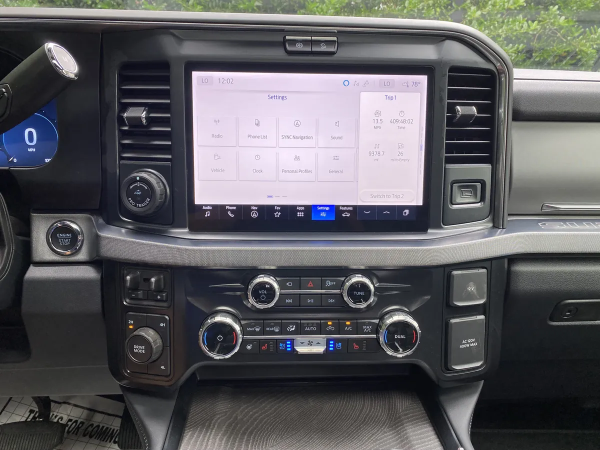 2025 Ford Super Duty F-450 DRW Platinum thumbnail 25