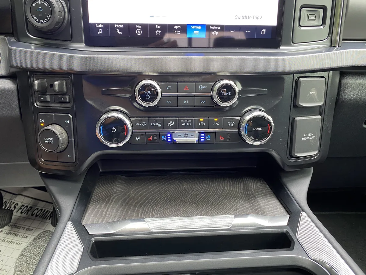 2025 Ford Super Duty F-450 DRW Platinum thumbnail 30