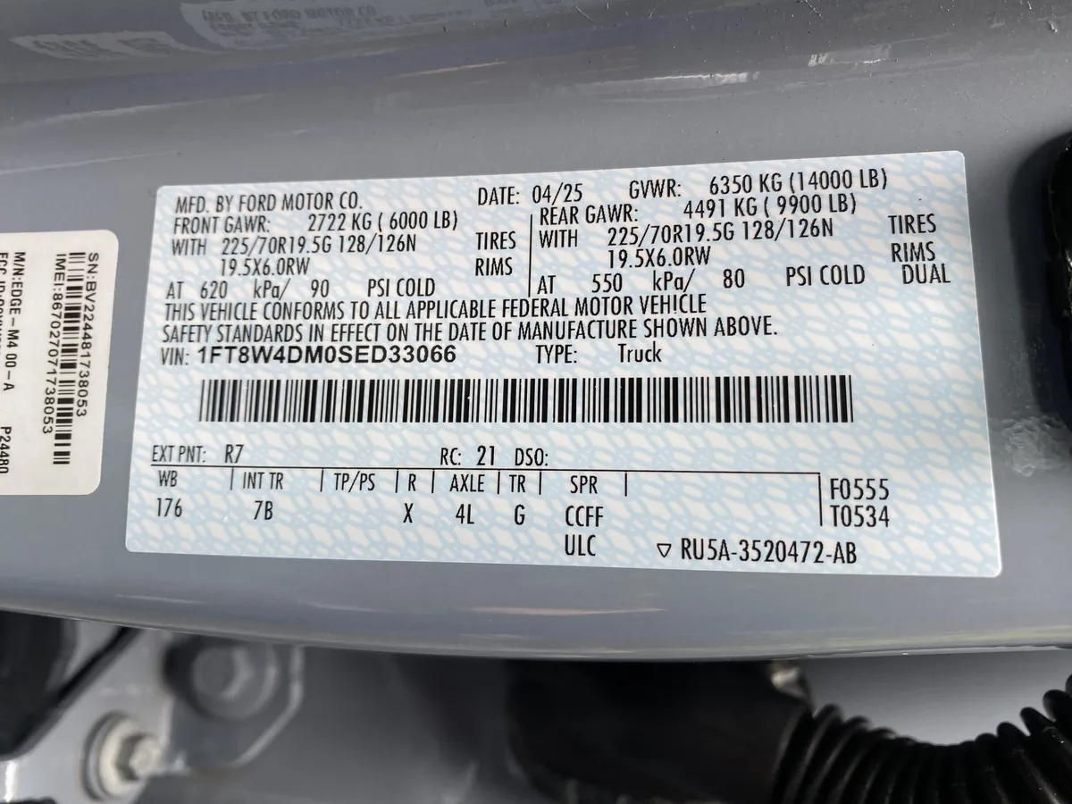 2025 Ford Super Duty F-450 DRW Platinum thumbnail 42