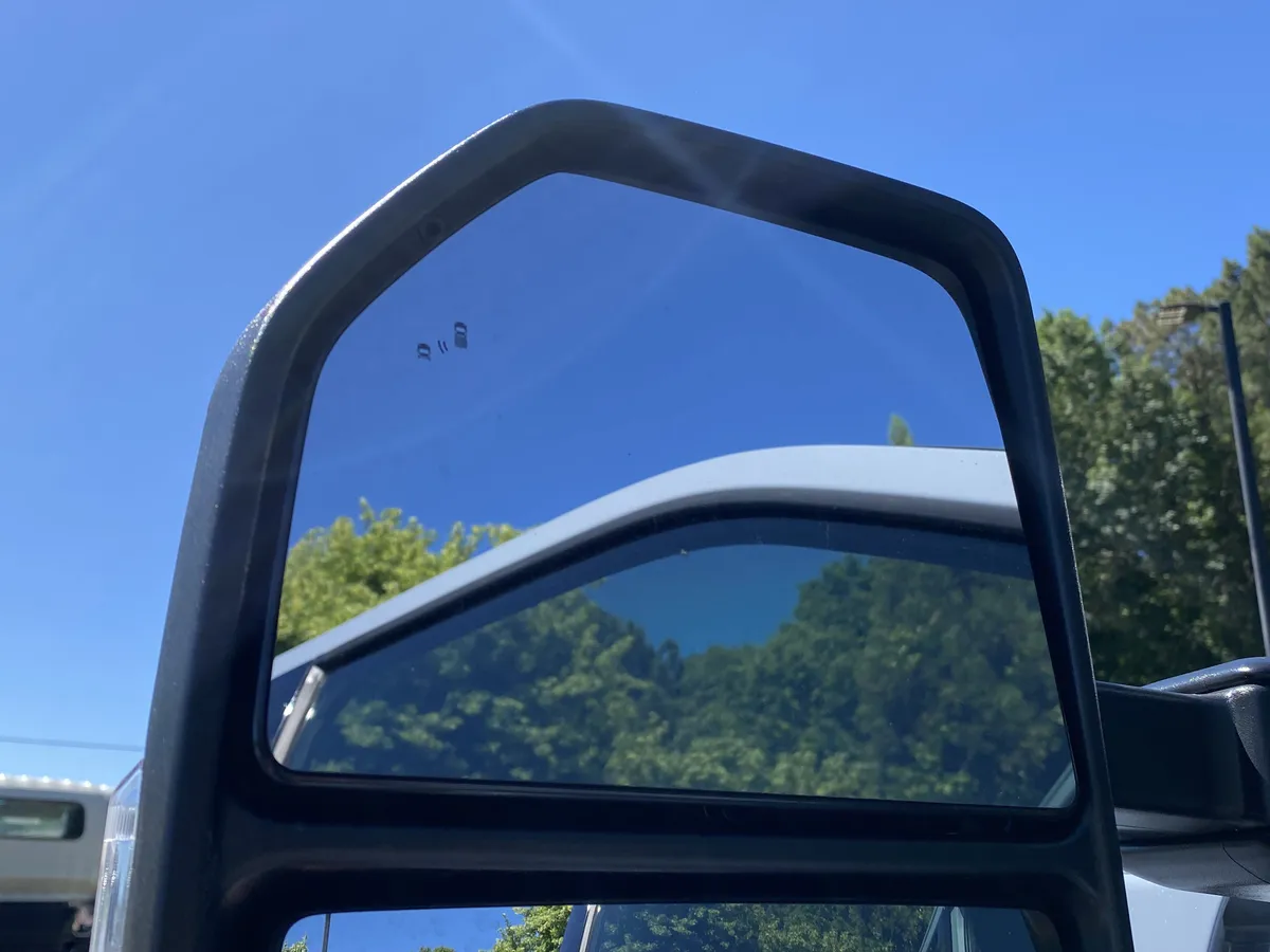 2025 Ford Super Duty F-450 DRW Platinum thumbnail 43