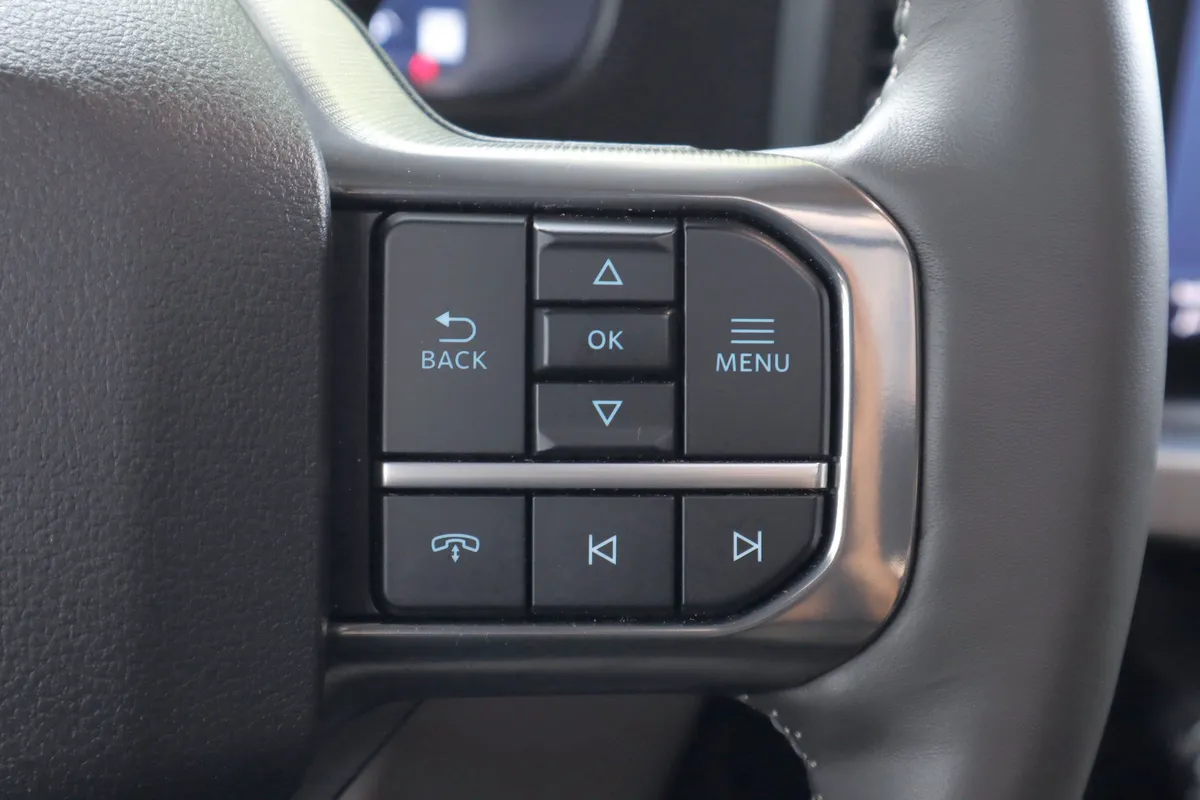 2025 Ford Super Duty F-450 DRW Platinum thumbnail 20