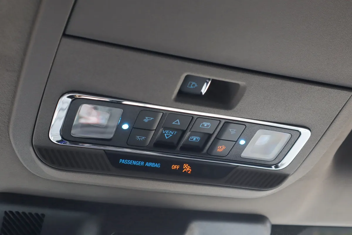 2025 Ford Super Duty F-450 DRW Platinum thumbnail 25