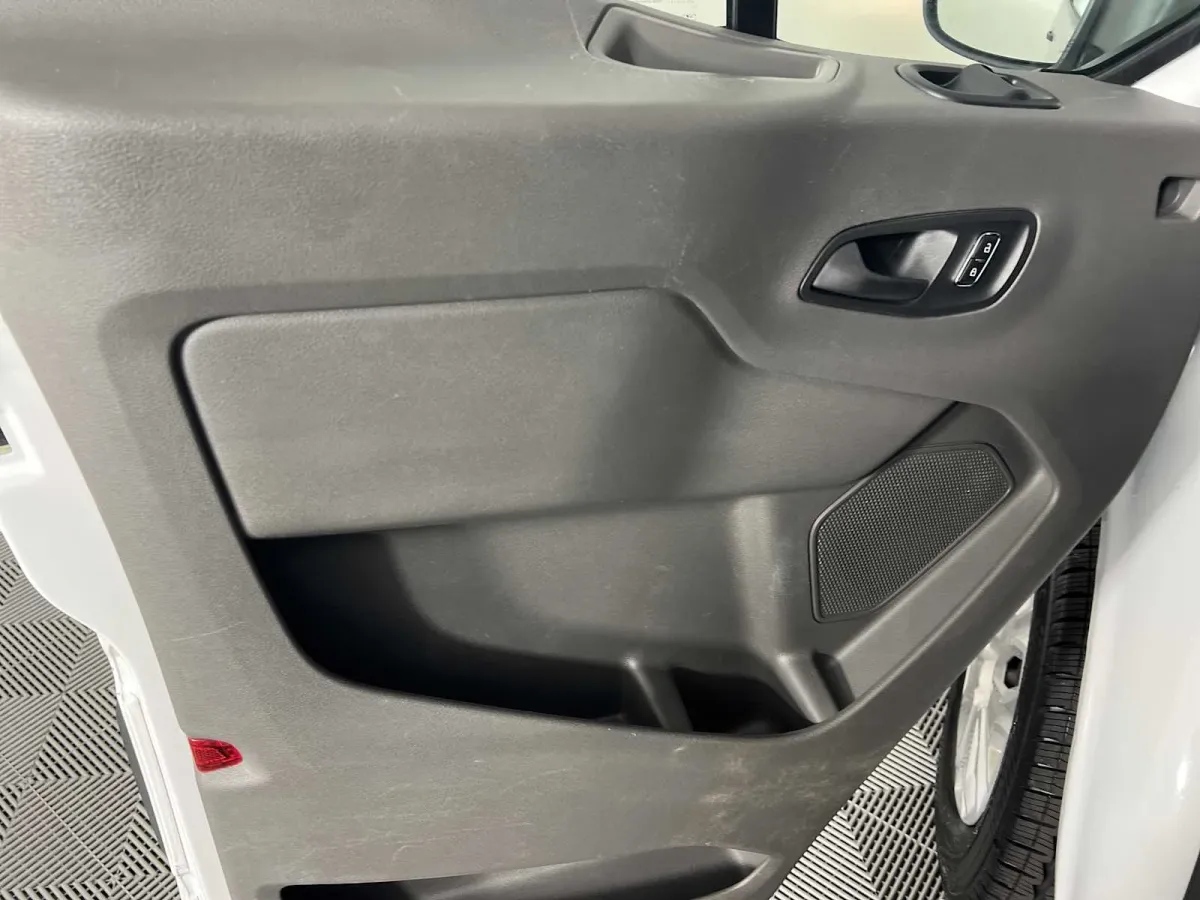2025 Ford Transit-250 thumbnail 11