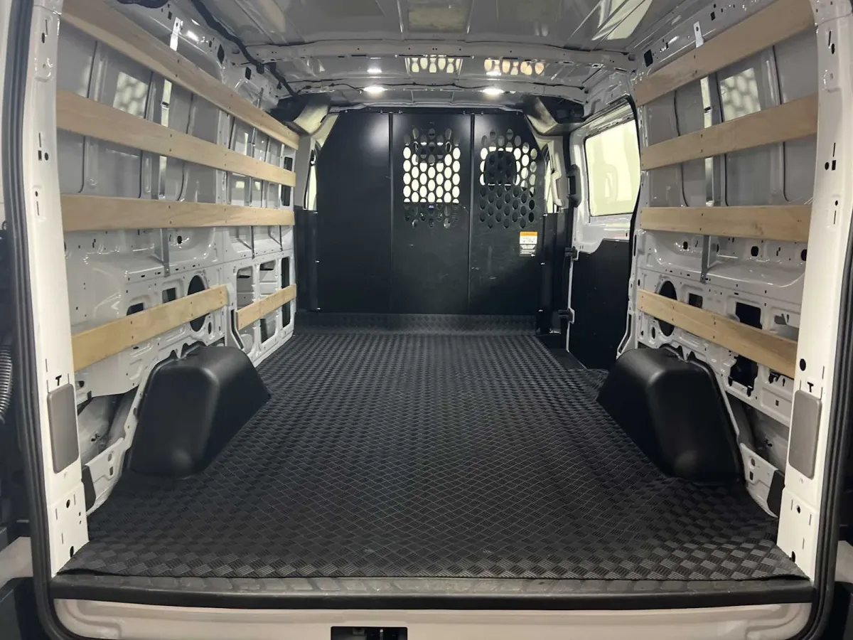 2025 Ford Transit-250 thumbnail 18