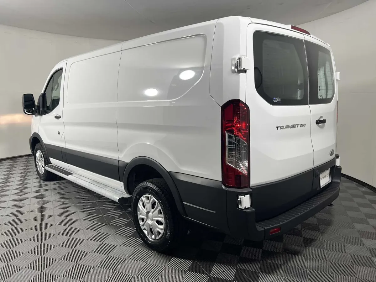 2025 Ford Transit-250 thumbnail 6