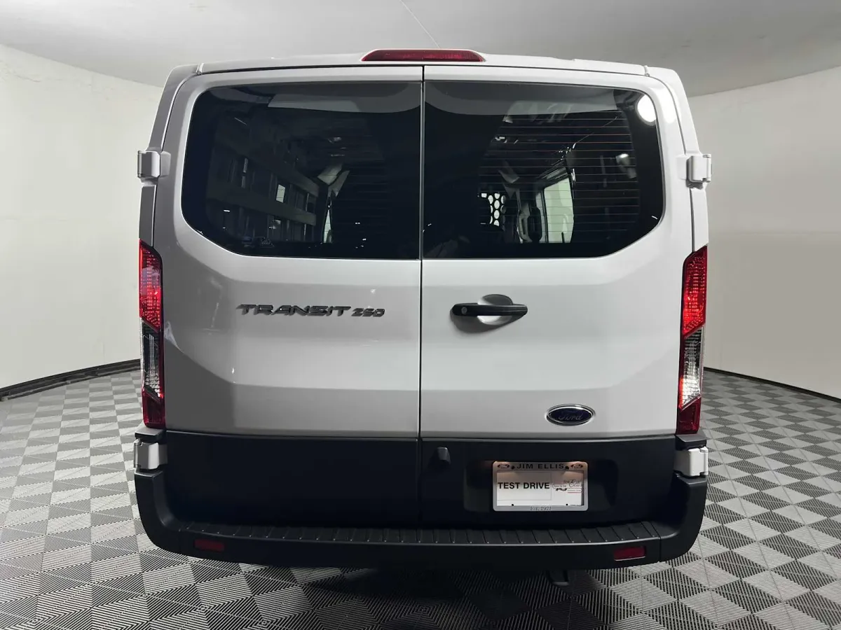2025 Ford Transit-250 thumbnail 7