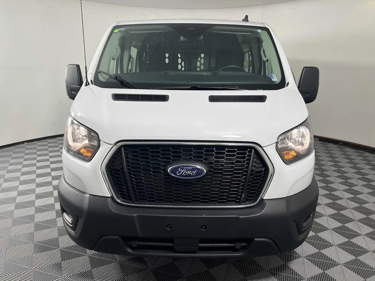 2025 Ford Transit-250 thumbnail 2