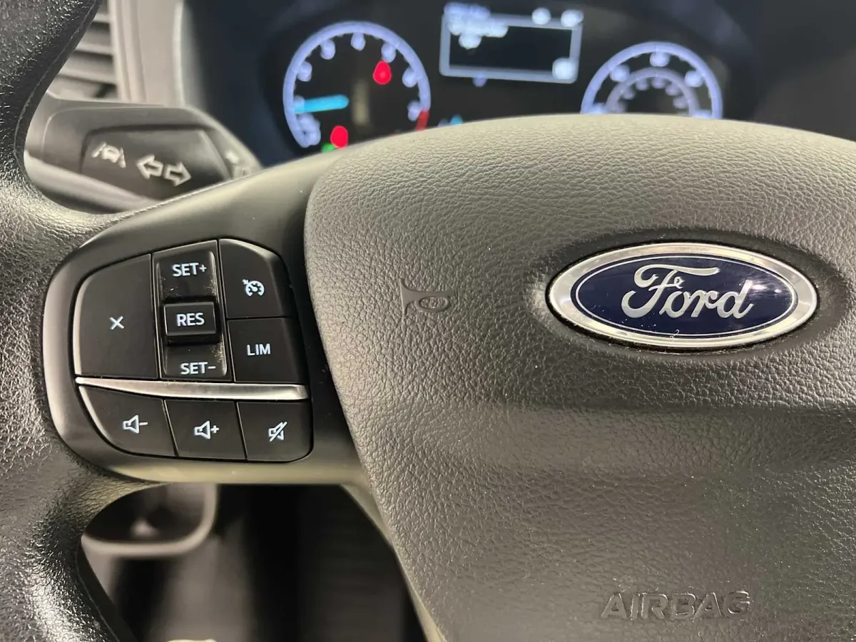 2025 Ford Transit-250 thumbnail 25