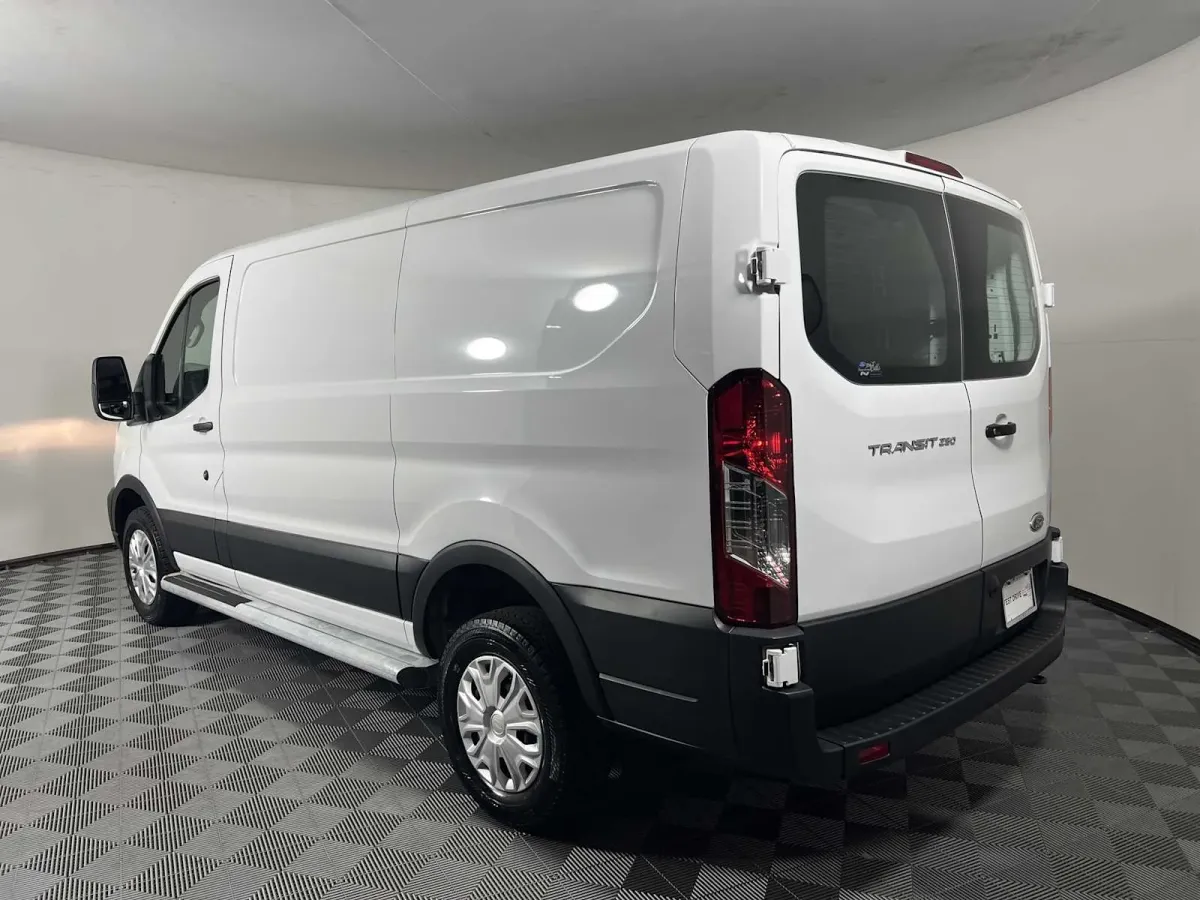 2025 Ford Transit-250 thumbnail 6