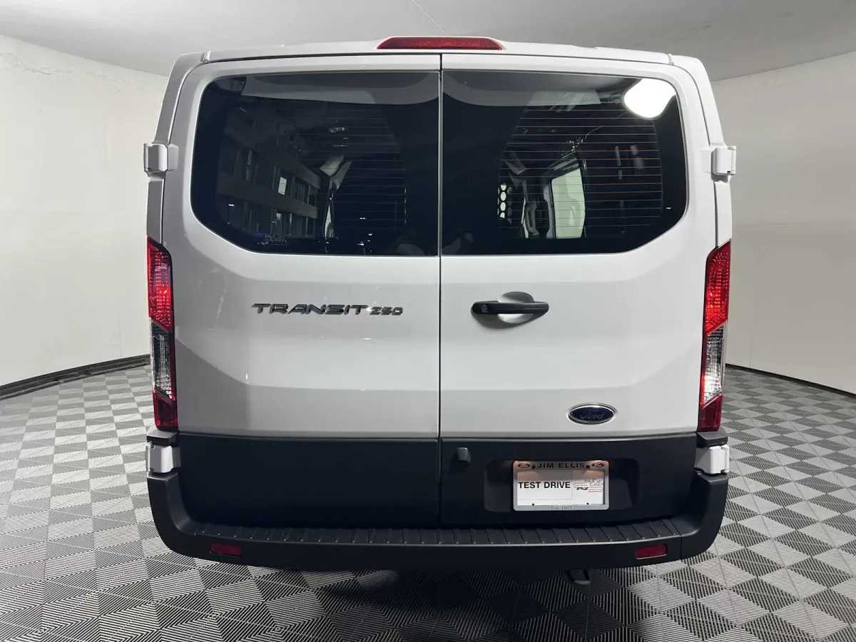 2025 Ford Transit-250 thumbnail 7