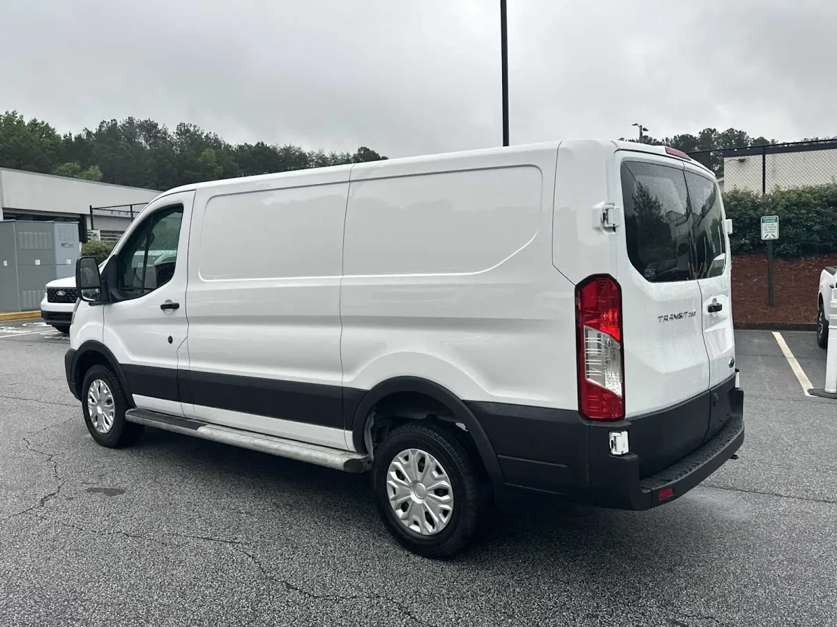 2025 Ford Transit-250 thumbnail 10