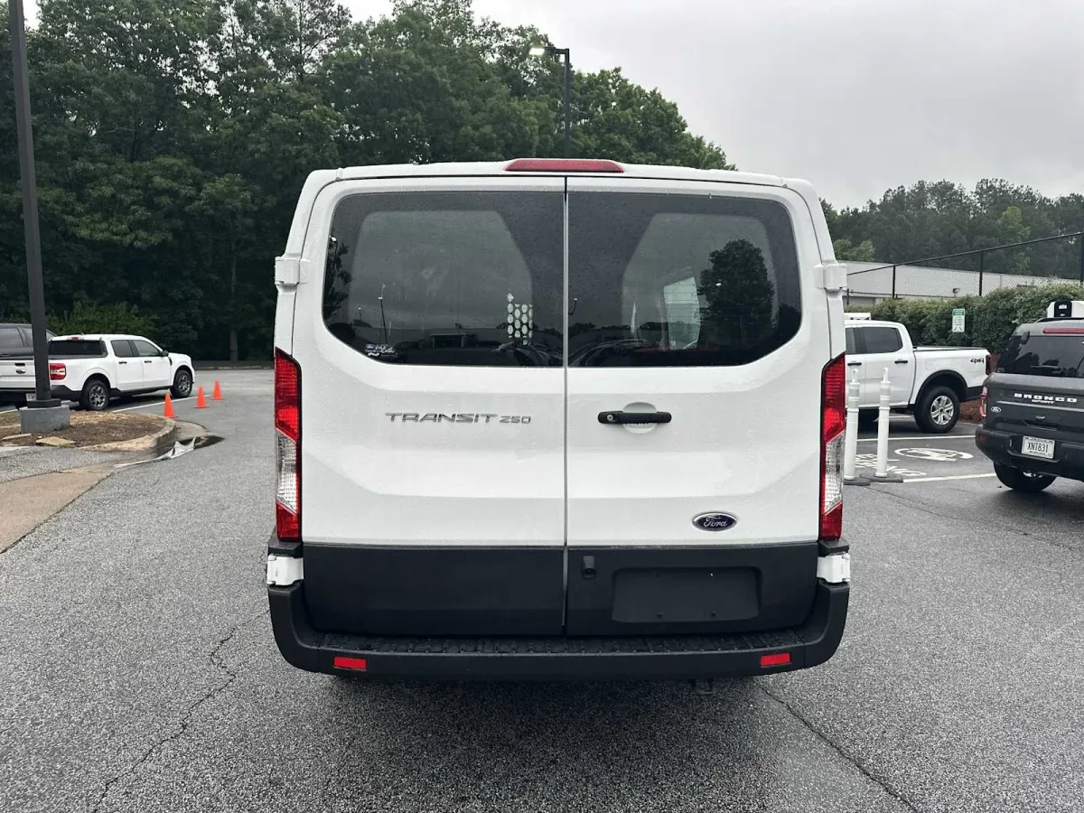 2025 Ford Transit-250 thumbnail 11