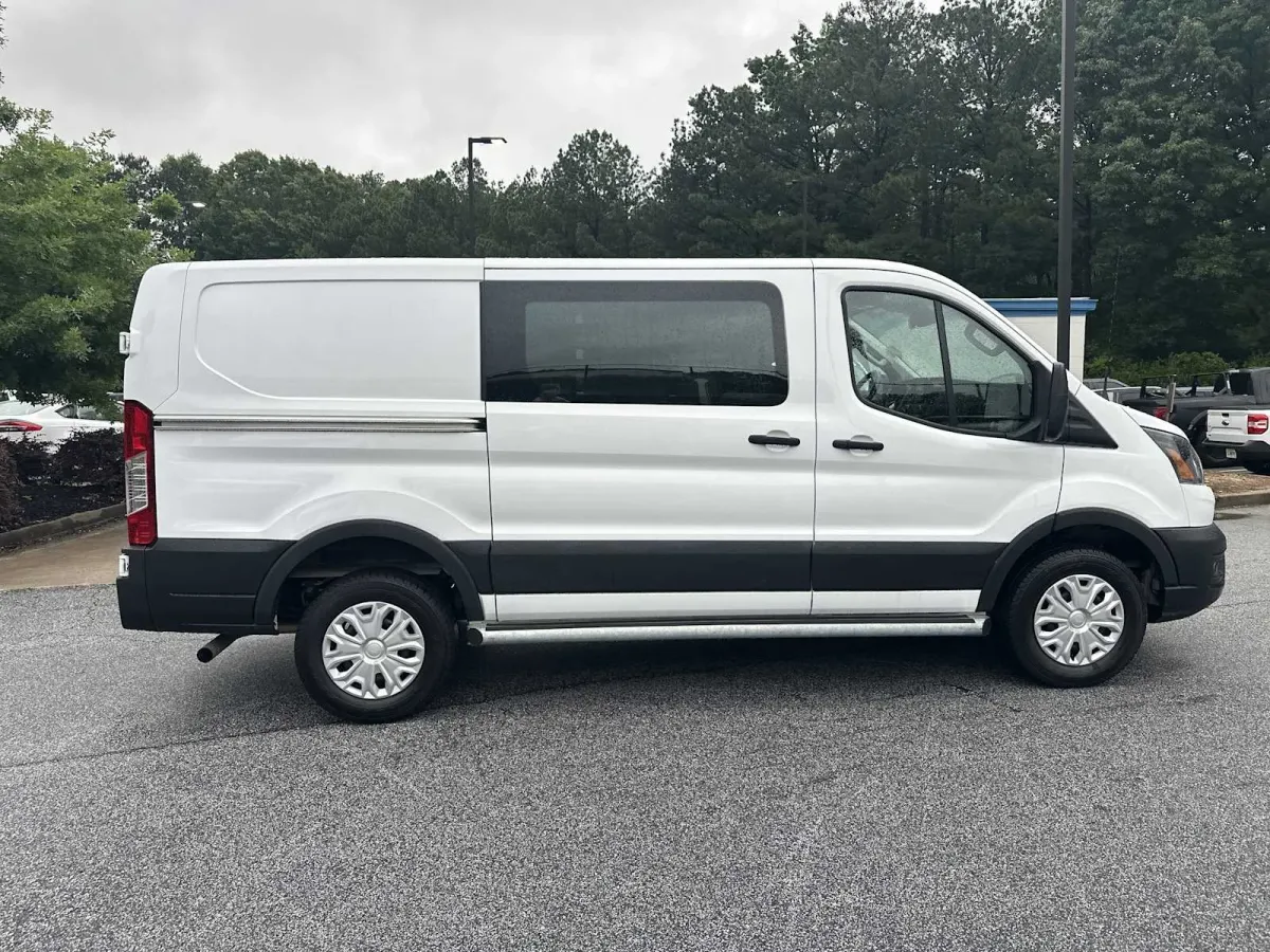 2025 Ford Transit-250 thumbnail 13