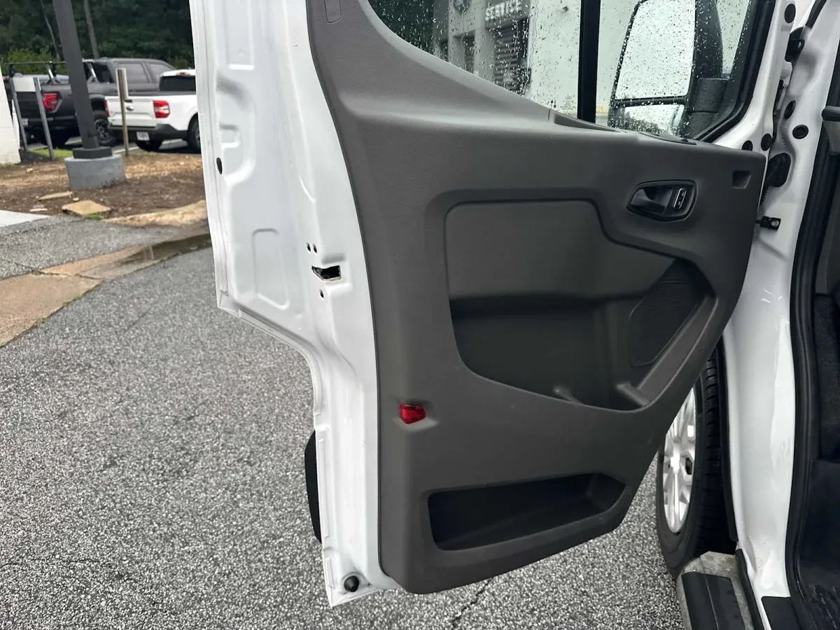 2025 Ford Transit-250 thumbnail 15