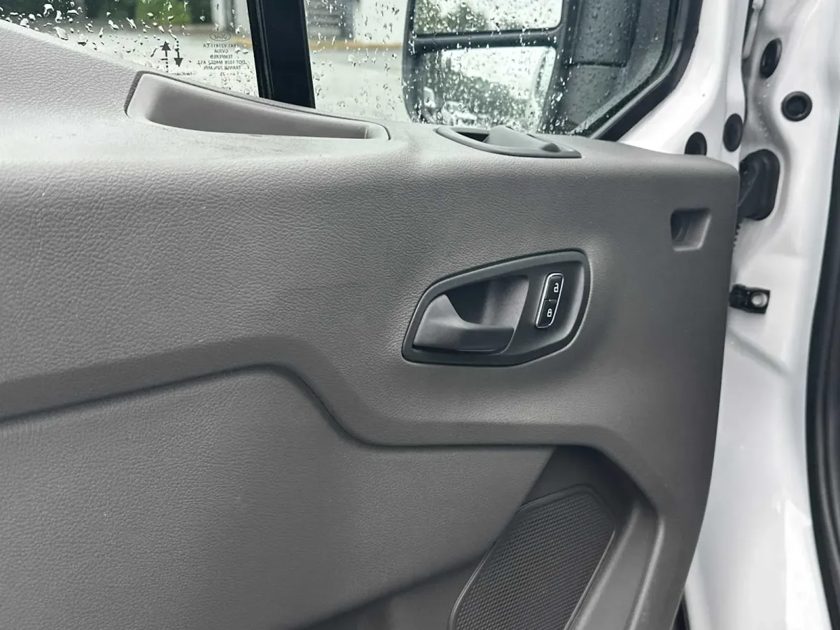 2025 Ford Transit-250 thumbnail 16