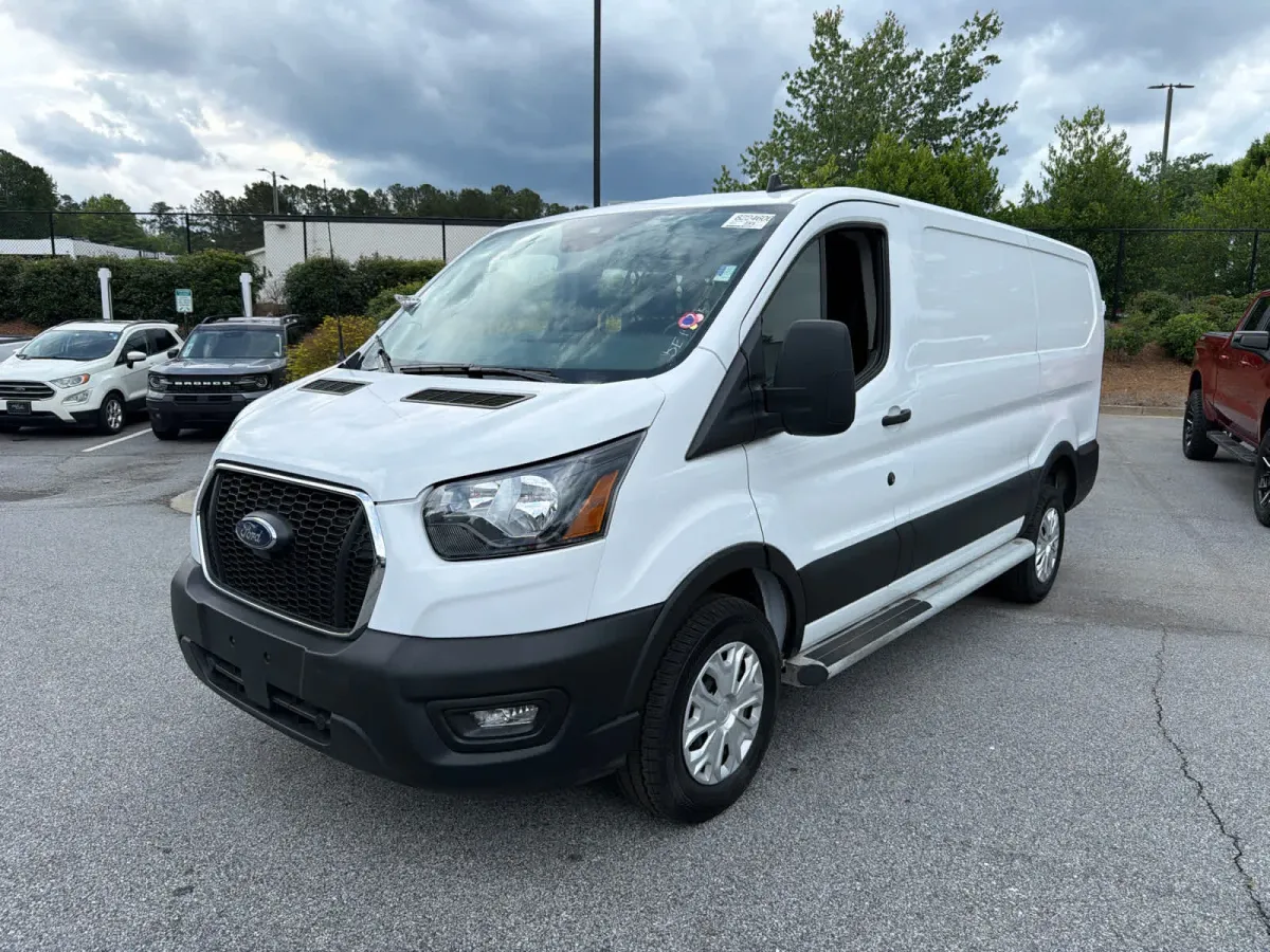 2025 Ford Transit-250 thumbnail 2