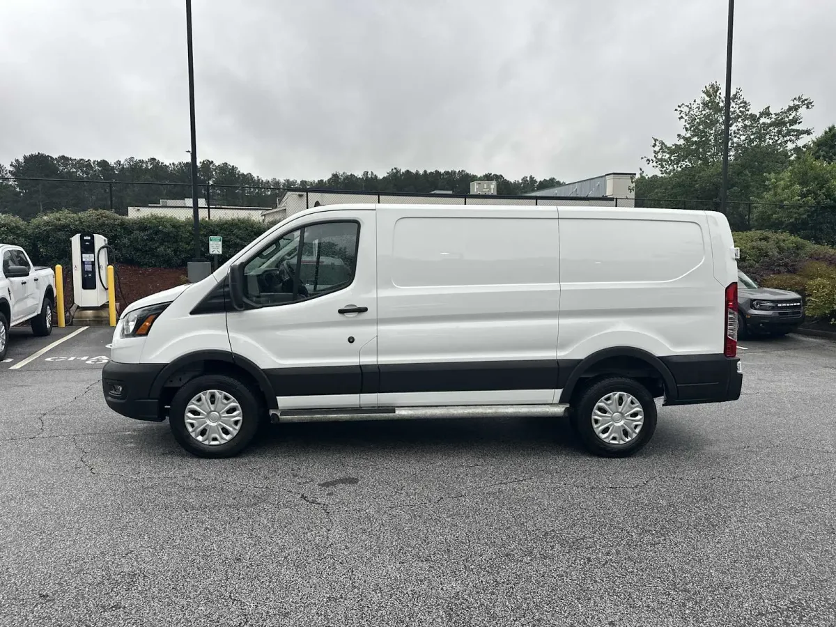 2025 Ford Transit-250 thumbnail 8