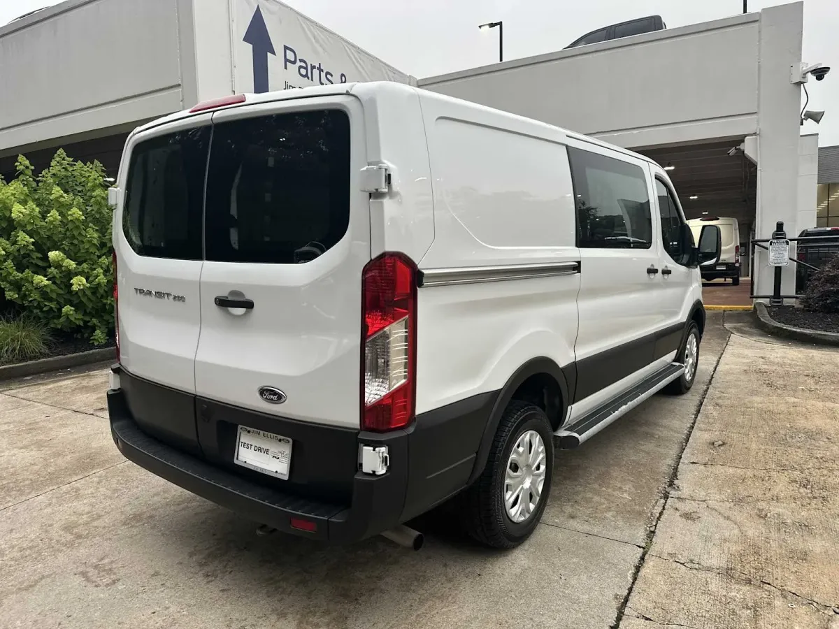 2025 Ford Transit-250 thumbnail 12
