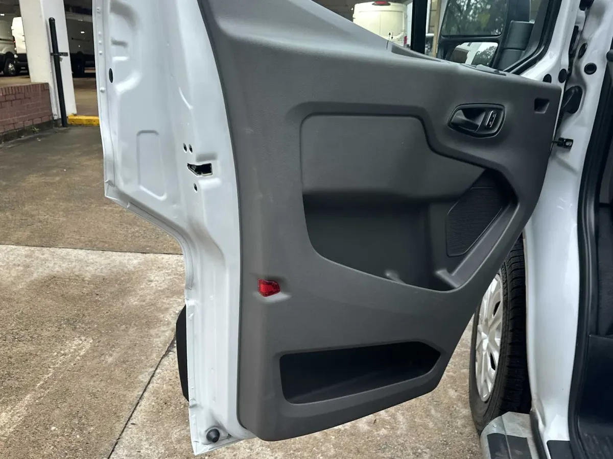 2025 Ford Transit-250 thumbnail 16