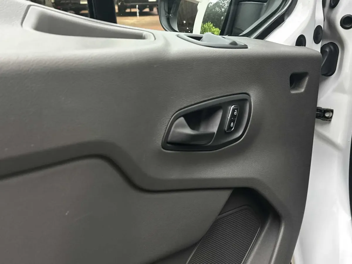 2025 Ford Transit-250 thumbnail 17