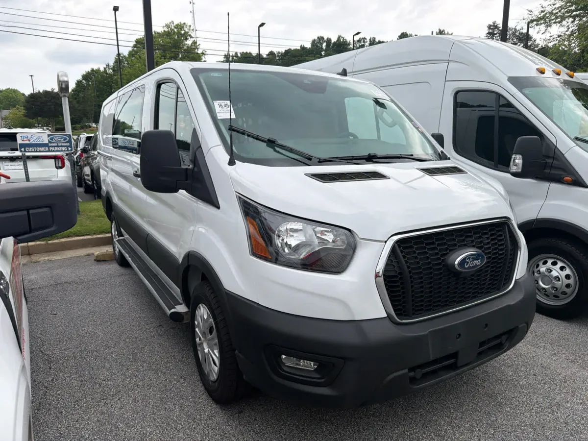 2025 Ford Transit-250 thumbnail 2