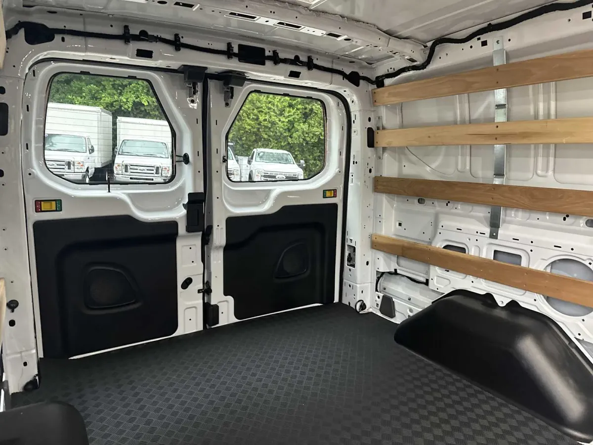 2025 Ford Transit-250 thumbnail 24