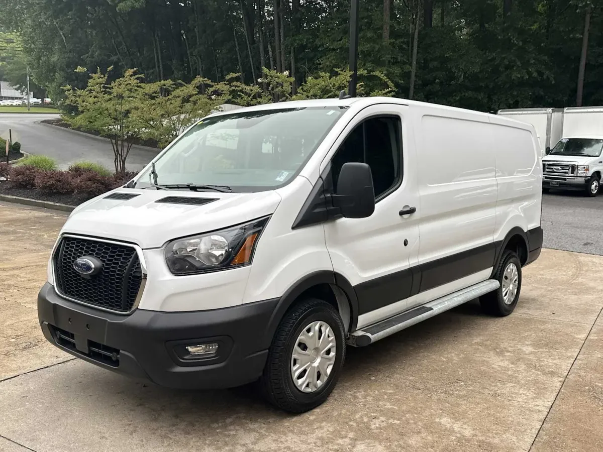 2025 Ford Transit-250 thumbnail 6