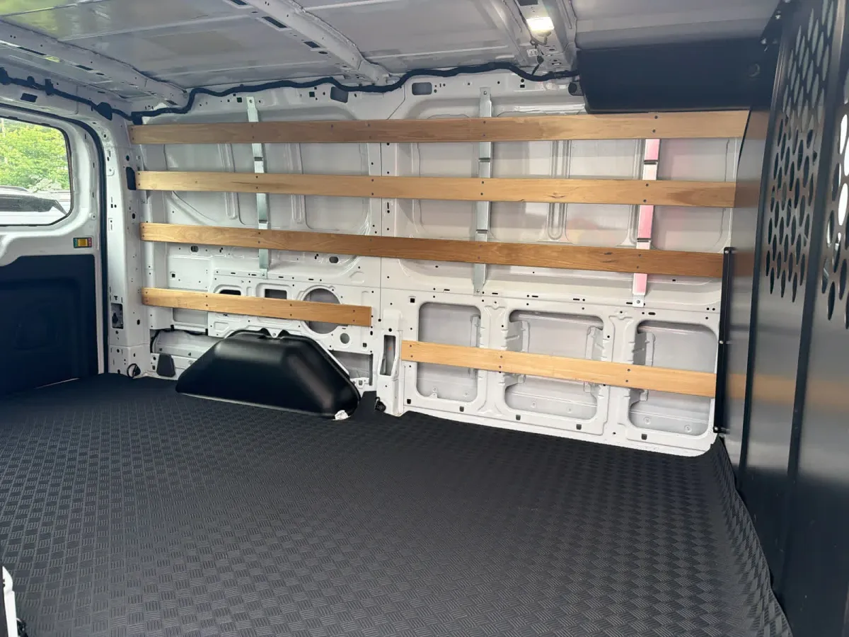 2025 Ford Transit-250 thumbnail 7