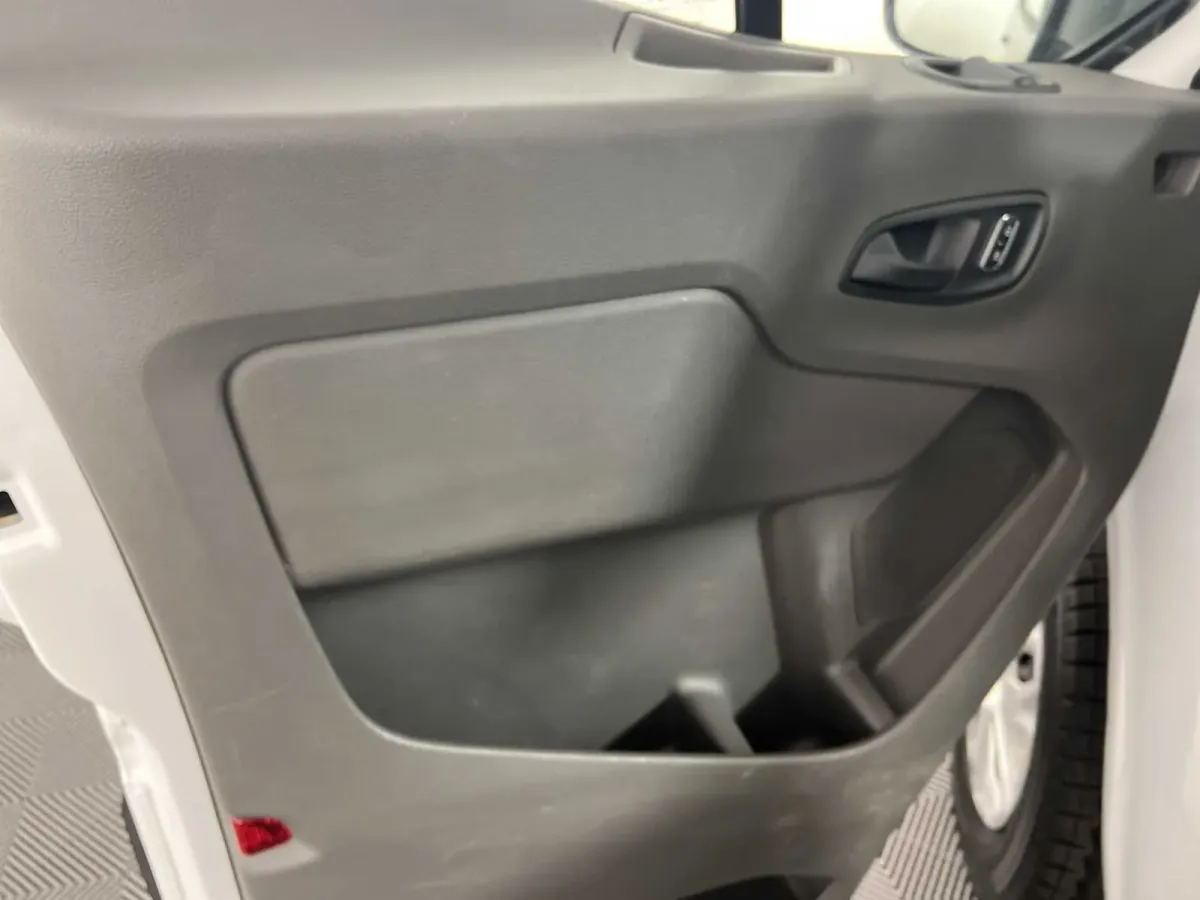 2025 Ford Transit-250 thumbnail 11