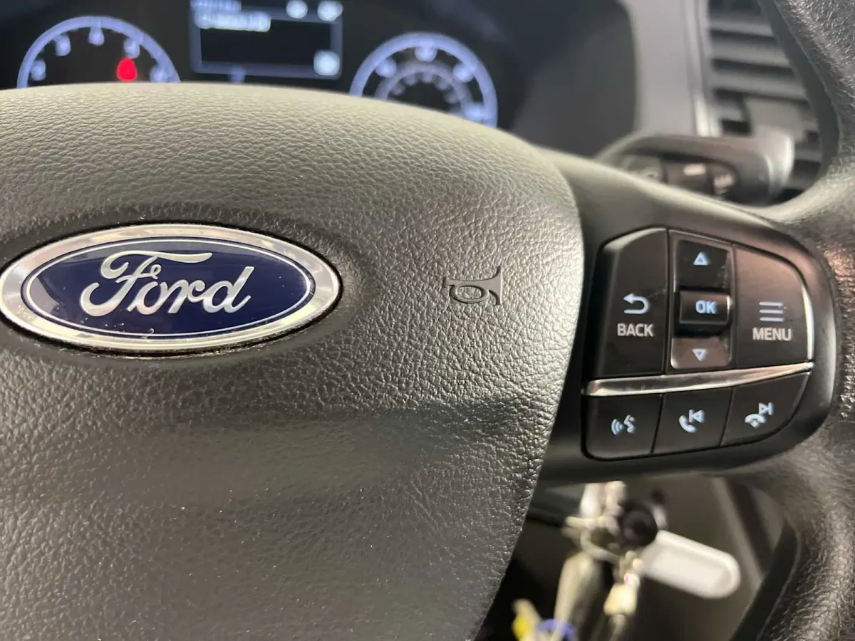 2025 Ford Transit-250 thumbnail 26