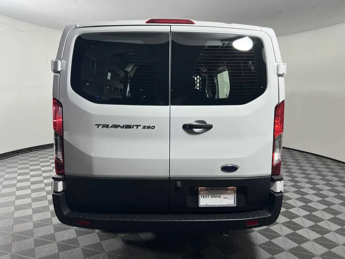 2025 Ford Transit-250 thumbnail 7