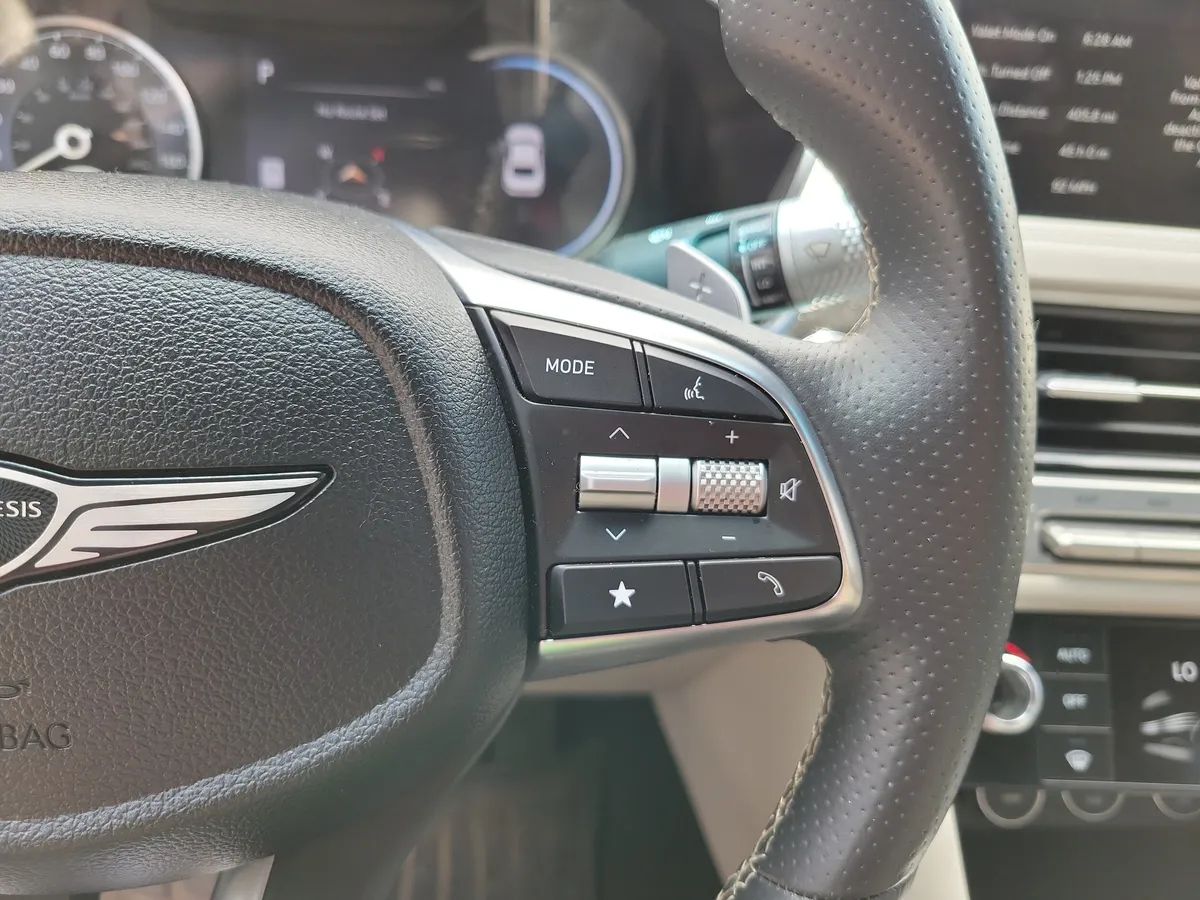 2025 Genesis G70 2.5T RWD thumbnail 22