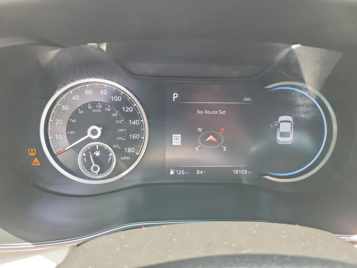 2025 Genesis G70 2.5T RWD thumbnail 23